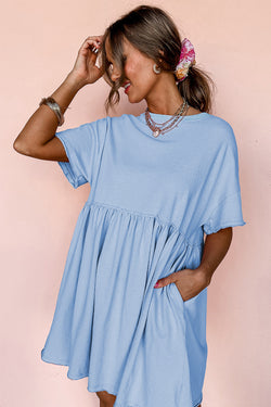 Vestido de babydoll de borde crudo de color sólido azul cielo