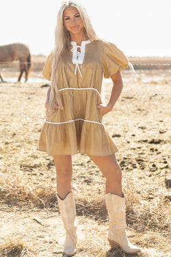 Trimetto di kaki pallido rivestimento a manicotto per soffio a pintuck.