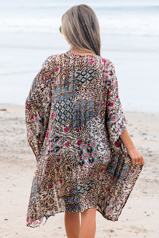Apricot estampado floral manga corta abierta del frente suelto kimono suelto