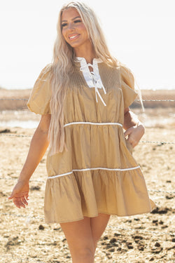 Trimetto di kaki pallido rivestimento a manicotto per soffio a pintuck.