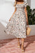 Robe beige à petites fleurs et imprimé floral, smockée, col carré, volants, manches courtes