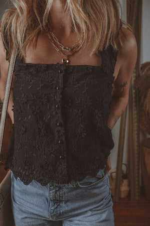 Tapa del tanque de cuello cuadrado bordado bordado floral negro