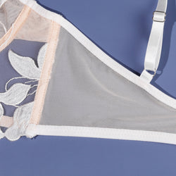 Pure Romance » Lingerie Set – Ivory Floral Elegance & Sculpting Fit