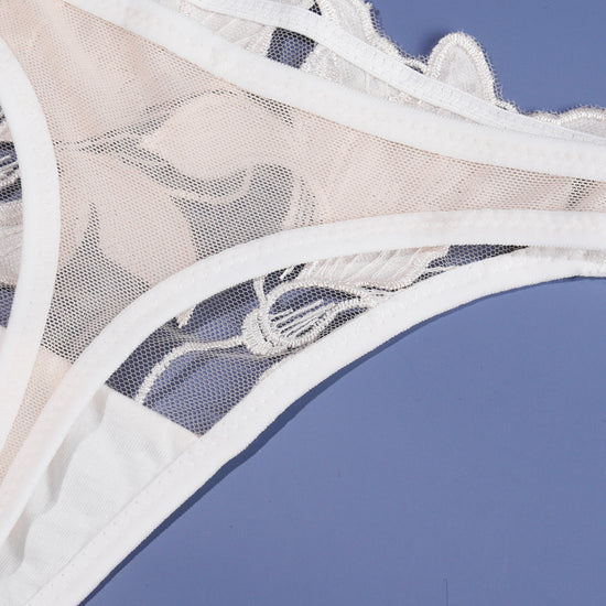 Pure Romance » Lingerie Set – Ivory Floral Elegance & Sculpting Fit