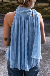 Myosotis texturizó la camiseta de tanque de flujo de cuello simulado plisado