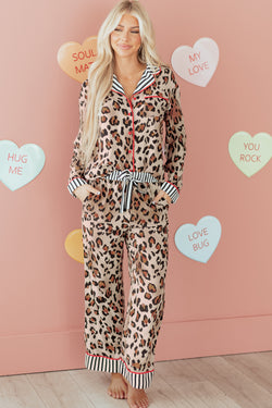 Dearlove Conjunto de pijama de camisa y pantalones con borde a rayas y bloques de color con estampado de leopardo caqui