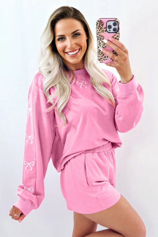 Ensemble court 2 pièces avec pull à manches bouffantes et nœud girly gris clair avec détails brodés