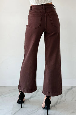 Jeans cortados de perna larga com costura central de sândalo vermelho cor sólida