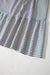 Robe mi-longue à rayures et double volants, manches courtes, bordure contrastée, col en V, marron