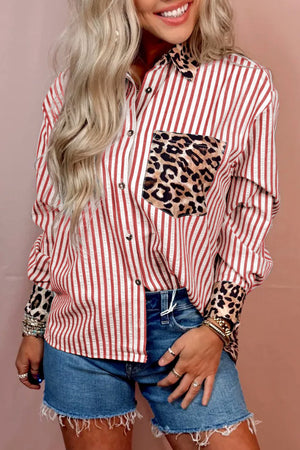 Camicia da donna con bottoni patchwork e stampa leopardata a righe rosse da corsa