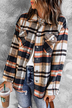 Chaqueta con bolsillos y estampado de cuadros geométricos caqui
