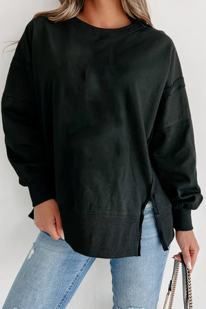 Sweat-shirt de cou rond au cou de couture exposée noire avec des fentes