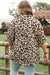 Camisa abotonada de manga corta con estampado de leopardo de talla grande de talla grande
