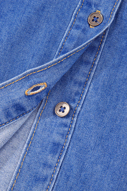 Scatto a bordo minerale blu cielo abbottonati fritti di denim