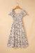 Robe beige à petites fleurs et imprimé floral, smockée, col carré, volants, manches courtes