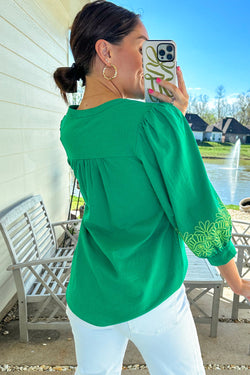 Contrasto verde contrasto floreale ricamato a 3/4 manicotto a V Neck Blouse elegante