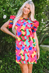 Vestido de manga de volante con estampado abstracto de rosa rojo