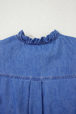 Scatto a bordo minerale blu cielo abbottonati fritti di denim