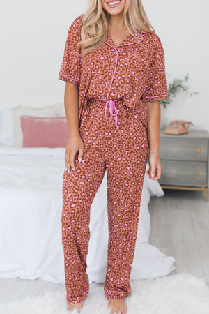 Camicia manica corta stampa marrone e pigiama dei pantaloni