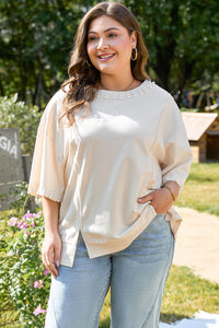 Beige Pearl Decor Crew Neck Miciccia Taglie a mezza maglietta