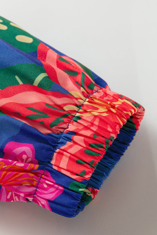 Vestido longo em camadas com estampa floral azul manga 3/4 com decote em V