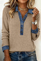 Top a maniche lunghe con polsini e colletto polo con bottoni patchwork in denim lavorato a coste beige