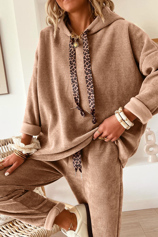 Felpa con cappuccio e pullover con coulisse in pizzo Jet Stream e pantaloni a vita alta in velluto a coste