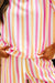 Ensemble décontracté rose à rayures, épaules tombantes, manches mi-longues, t-shirt ample et short