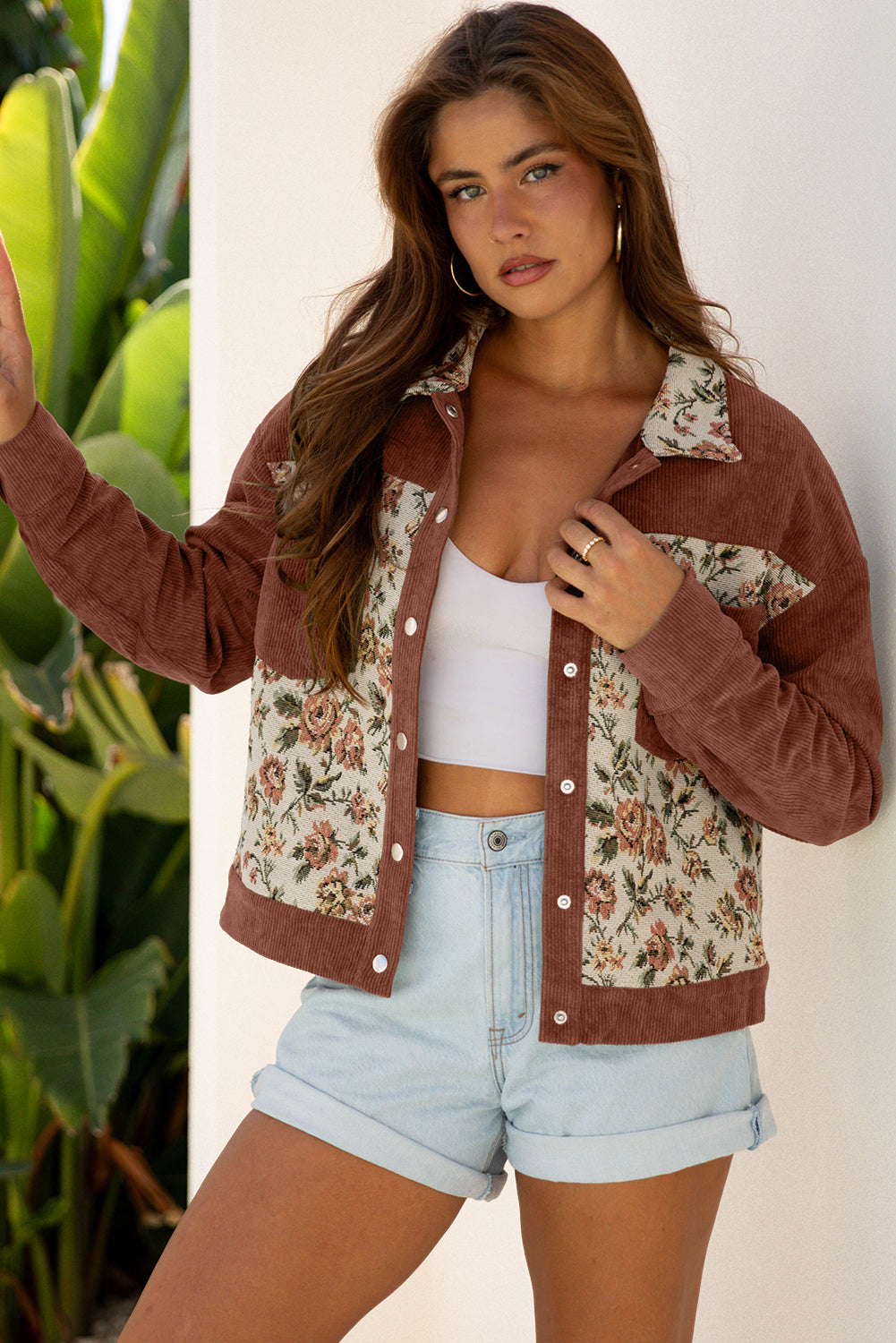 Chaqueta de estilo de camisa de mosaico floral retro de arcilla acanalada