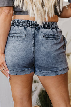 Pantalones cortos de mezclilla de cintura alta en cordón negro