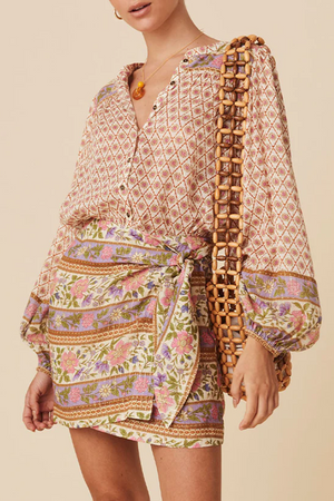 Camisa de manga de hojaldre de estampado multicolor boho boho
