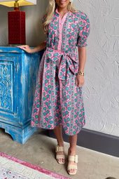 Vestido midi delantero de manga frontal de hojaldre de shired floral rosa con faja