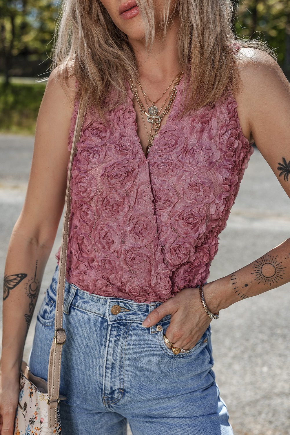 Bodysuit de mangas envuelto en V y texturado en Vather Vather