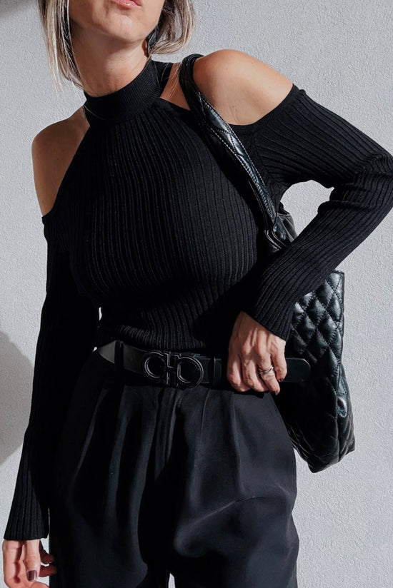 Maglione di girocollo freddo a costola nera