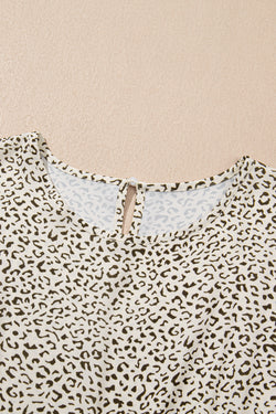 Témail à imprimé léopard de taille plus. Robe évasée à manches courtes
