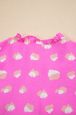 Vestido de manga de media hojaldre de shirred de color rosa brillante