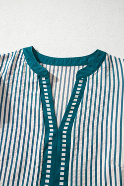 Vestido midi rayas con volantes dobles manga corta ribete en contraste cuello en V marrón