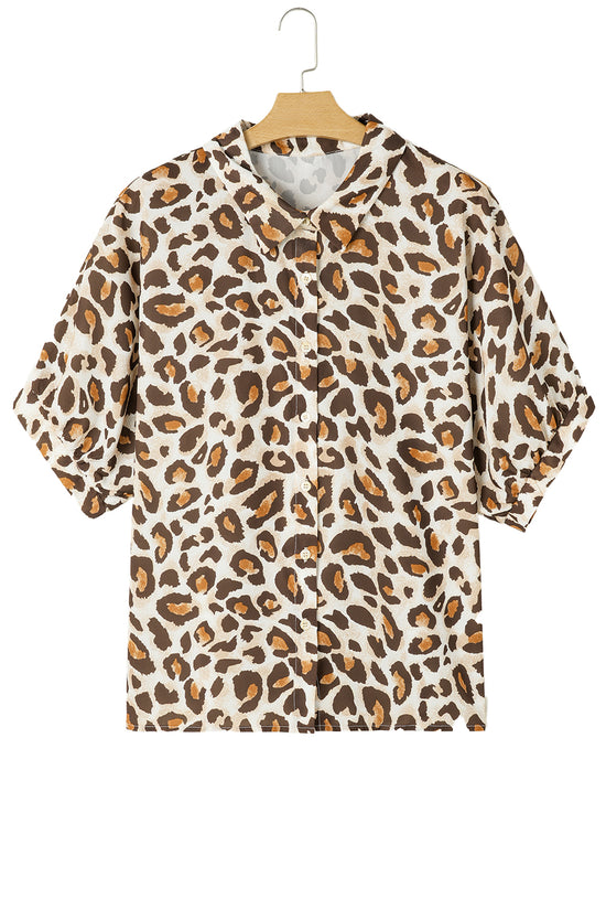 Camisa abotonada de manga corta con estampado de leopardo de talla grande de talla grande