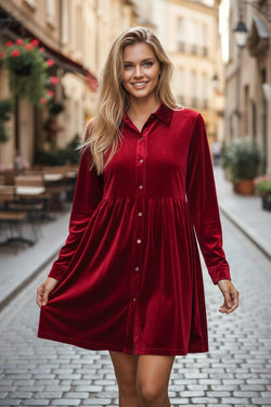 Robe bouton de velours à manches longues rouge à manches longues rouges