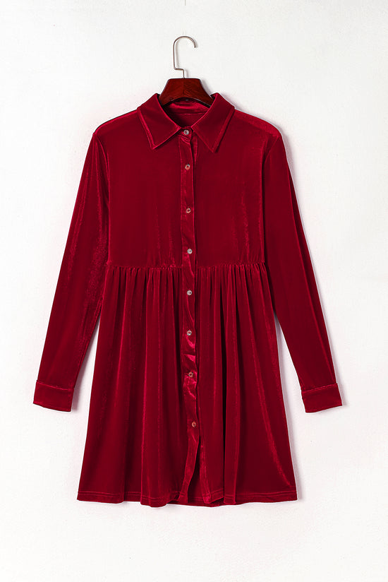 Robe bouton de velours à manches longues rouge à manches longues rouges