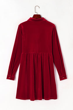 Robe bouton de velours à manches longues rouge à manches longues rouges