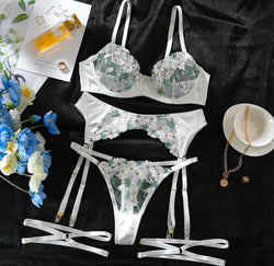 Ensemble de lingerie brodé de 3 pièces