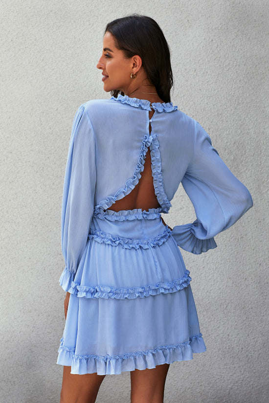 Detalles de volantes de cuello azul V