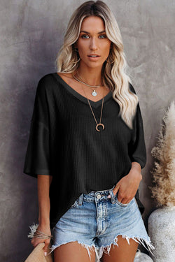 Textura de gofres blancos Cinco de cuello con cuello Camiseta suelta