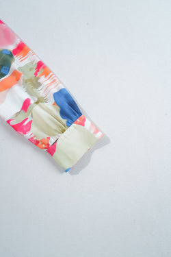 Rose abstract estampado con estampado con volante con volante con volantes