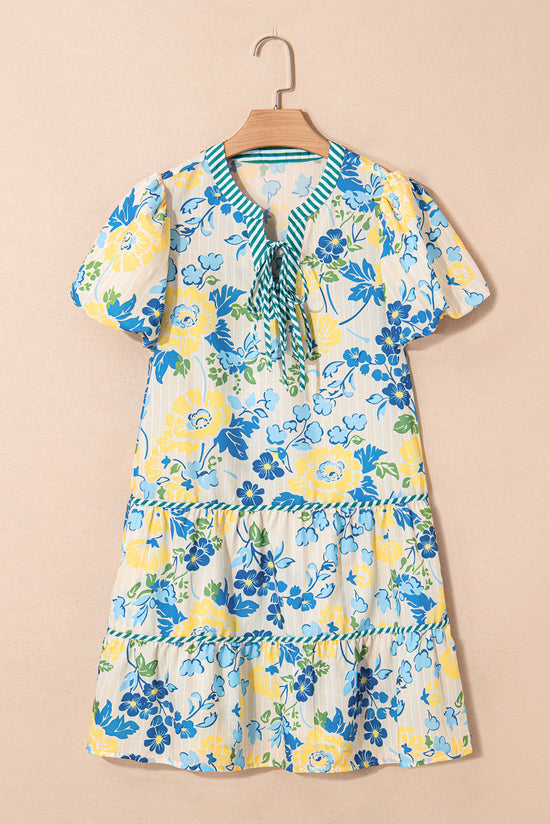 Robe bleue à manches courtes bouffantes et à rayures florales