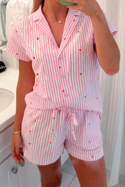 Pink Striped Tiny Hearts estampado de la solapa estampada Estilo de 2 piezas Corto de pijama