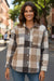 Bloque de color a cuadros de color caqui chaqueta de manga larga abotonada con bolsillo