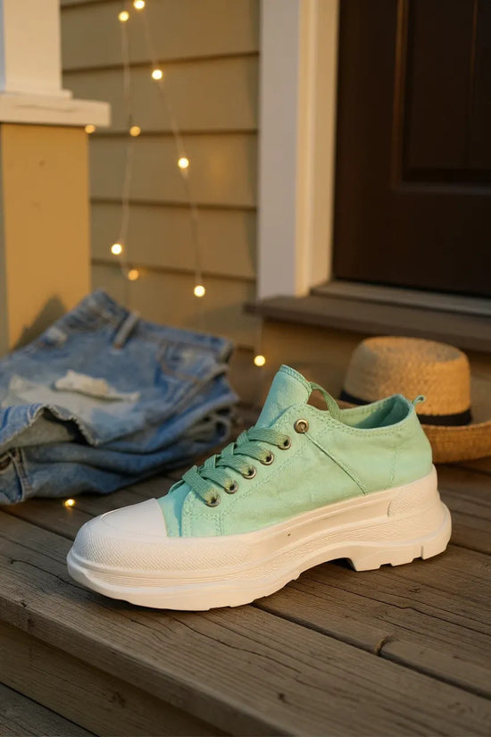 Low-Top Unisex Sneakers – CELESTE Green