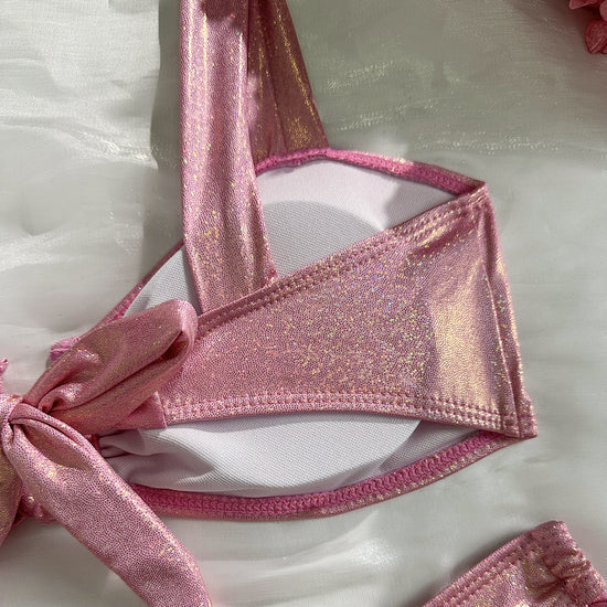 ✨ OCEAN GLOW – Le bikini radieux qui capture la magie de l’été
